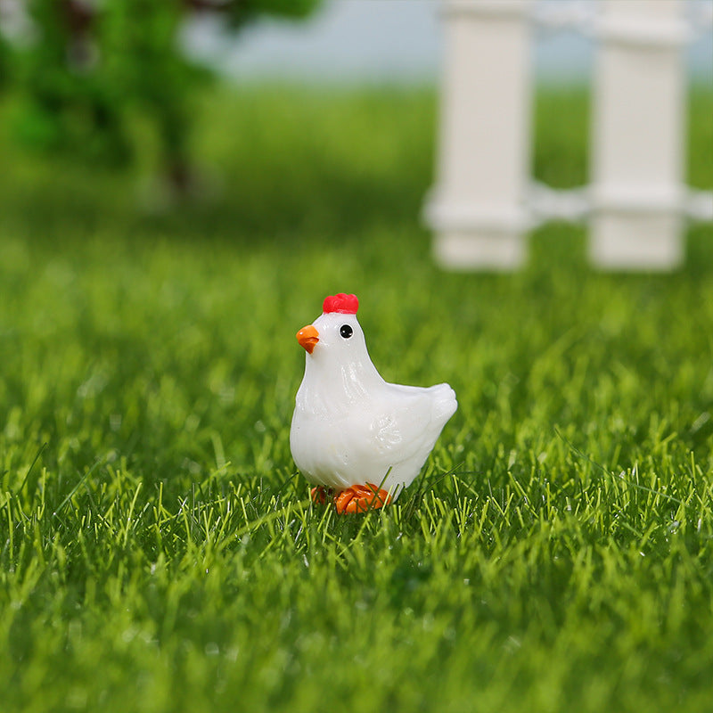 Wholesale Rooster and hen moss micro landscape decoration ornaments